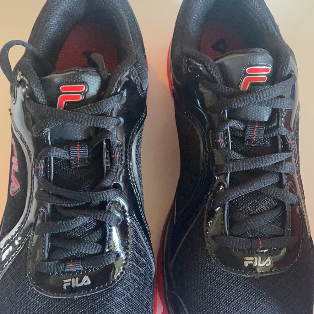 ✨BRAND NEW✨ FILA PROMPT SNEAKERS MEN'S (BLACK AND RED) - Picture 12 of 13